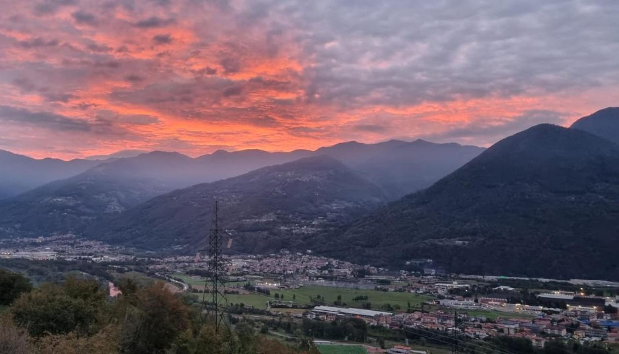 A. F.Antastic V.Iew Villa Costa Volpino Dış mekan fotoğraf